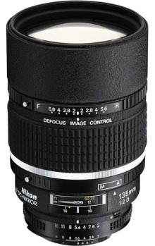 Nikon AF DC 135mm f/2D — technische Daten, Specs & Vergleich bei Raw-Presets